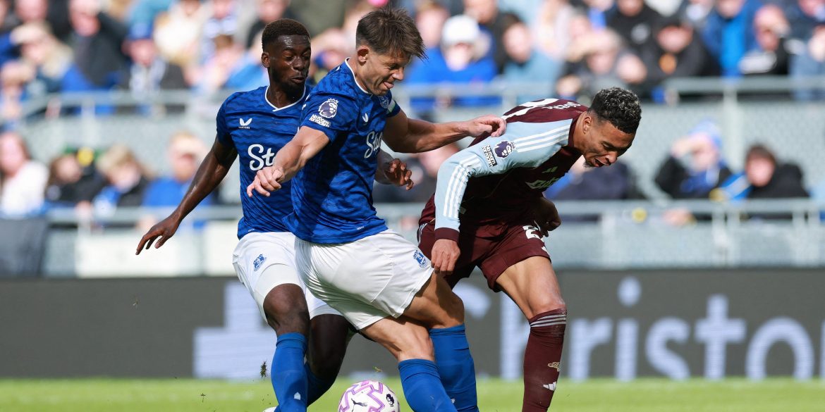 Everton hero Tarkowski fires warning to Liverpool ahead of Merseyside derby