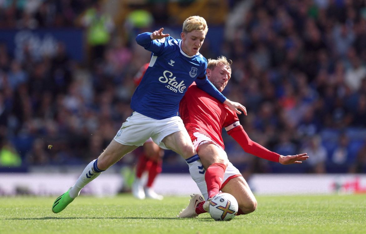 Chelsea willing to pay huge fee for Gordon